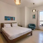 Spacious 4 Bedroom Apartment In Jbr, 5-Min Walk To The Beach, Marina Views