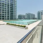 Luxury Apartment In Dubai Center, District One