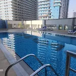 Entire 1 Bedroom Apartment With Swimming Pool Andjaccuzi In Business Bay, Heart Of Dubai