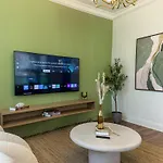 Naseem - Elegant 2Br Retreat With Balcony In Dubai Marina