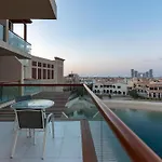 Deluxe Serene Views Studio In Dubai Palm Jumeirah