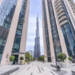 Luxurious 3-Bedroom Apartment In Downtown Near Burj Khalifa In Dubai Mall