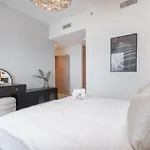 Luxurious 3-Bedroom Apartment In Downtown Near Burj Khalifa In Dubai Mall