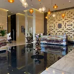 Spacious 1 Bed Apartment With Pool & City View