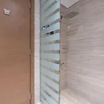 Urban Oasis - 2Br 6Pax - Infinity Pool & Near Metro
