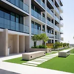 Modern & Elegant 1Br Apartment In Jvc