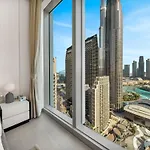 Burj Khalifa Bliss I 4 Bedroom Apartments I Burj Khalifa & Fountain Views I Free Gym, Pool, Parking, Wi-Fi And Ps5 I By Skyline Serenity
