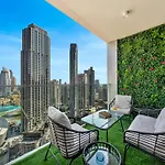 Burj Khalifa Bliss I 4 Bedroom Apartments I Burj Khalifa & Fountain Views I Free Gym, Pool, Parking, Wi-Fi And Ps5 I By Skyline Serenity