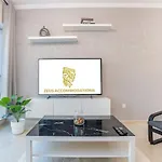 Luxury Waterfront Marina Stay