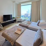 Perfect View W/ Direct Access To Mall & Metro