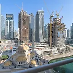 Stylish 1-Bedroom Apartment For 4 In Dubai Marina