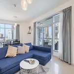 Stylish 1-Bedroom Apartment For 4 In Dubai Marina