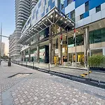 Luxe 2-Br Sanctuary In Downtown With Pool And Gym