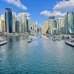 Cozy 3Br Apartment With City View In Dubai Marina!