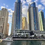 Cozy 3Br Apartment With City View In Dubai Marina!