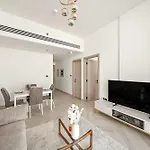 Elegant 1 Bedroom In Empire Residence