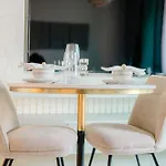 Luxury Beachfront 1Br Jumeirah Gate Tower 1