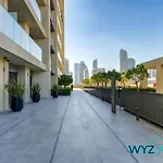 Sleek 1 Bedroom In Burj Royale With Canal View