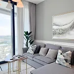 Jumeirah Gate Tower 1 - Stylish Apartment With Pool & City Views