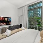 Sleek And Spacious 1 Bedroom With Private Beach Infinity Pool In Dubai Harbour