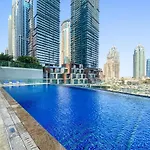 Iconic Living - 2Br Apartment In Cayan Tower, Dubai Marina
