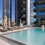 Simply Comfort Apartments At Nobles Tower Luxury Burj View