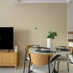 Elegant Studio With Partial Sea View In Court Tower