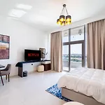 Huge Studio In Business Bay With Jacuzzi Access 17 Minutes To Trade Fair
