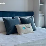 Higuests - Elegant Studio Retreat In Business Bay