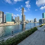 Stunning 1Br Haven With Canal Views, Gym And Pool