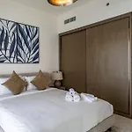 Homes Beyond I Newly Furnished 1Br With Beach Access