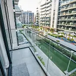 12 Mins To Burj Khalifa Dubai Mall Pool Access