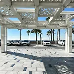 Spacious Beachfront 2 Bedroom Apartment - The 8