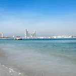 Cozy Beachfront 1 Bedroom Apartment - The 8