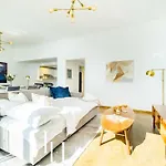 Lux The Jbr Beach Sea View Suite