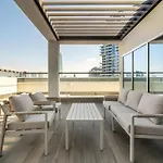 Luxury 4Br Mtlvl Flat W Al-Jadaf Canal Riverfront