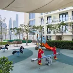 Dubai Harbour & Sea Views 1 Bedroom Near Key Landmarks, Marina Vista T1, Emaar Beachfront By Deluxe Holiday Homes