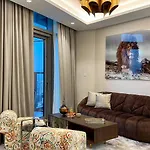 Keyrock Living - Burj Khalifa View Retreat With Pool
