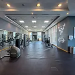 Lux 1 Bedroom Getaway With Stunning Views, Pool And Gym