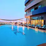 Sky Luxe Retreat- Luxury Hotel Suite W-Burj Khalifa View