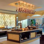 Sky Luxe Retreat- Luxury Hotel Suite W-Burj Khalifa View