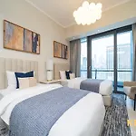 Vibrant Two Bedroom With Full Marina View