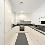 Stylish 2Br Apt In 5 Star Hotel With Burj Khalifa Views