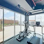 Uni Estate Residence - Airy One Bedroom