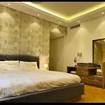 Jbr Walk Beach - Jumeirah Beach Residence-Dubai Marina - Jacuzzi