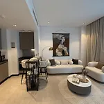 Canal View Apartment In Vibrant Business Bay