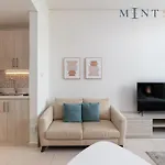Seven Palm, Palm Jumeirah - Mint Stay