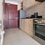 Chic Dubai Studio In Discovery Gardens