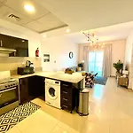 Stadium View 1Bedroom In Red Residence In Sport City