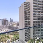 Sophisticated And Serene Studio Apartment With Stunning Skyline Views In Jvc